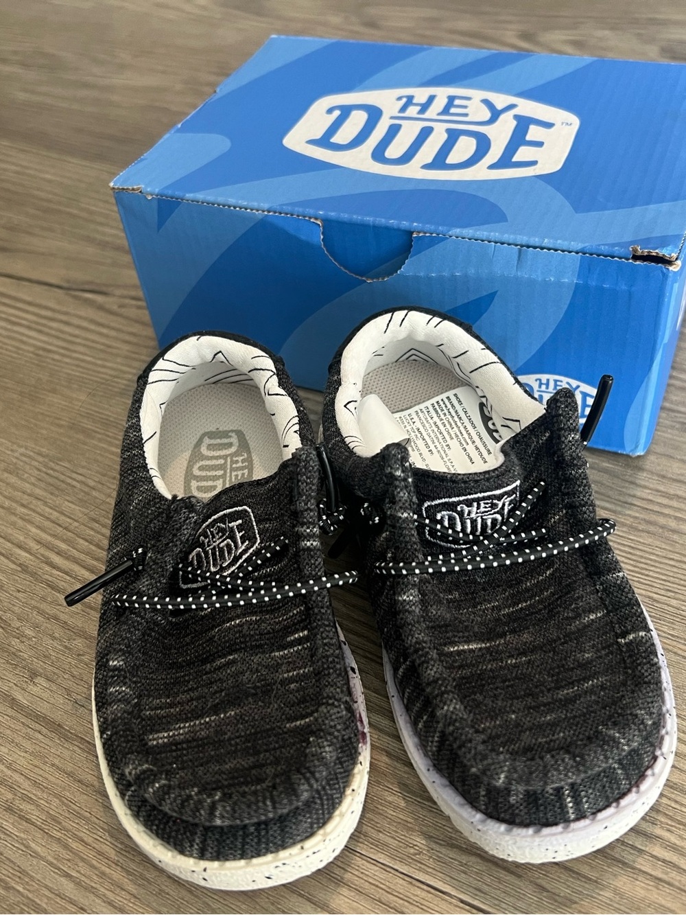 NEW Hey Dude Wally toddler stretch